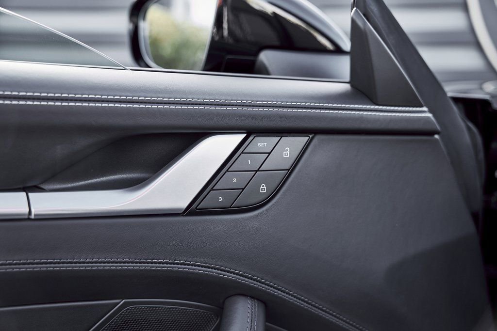 Used 2022 Porsche 911 Turbo S image 31