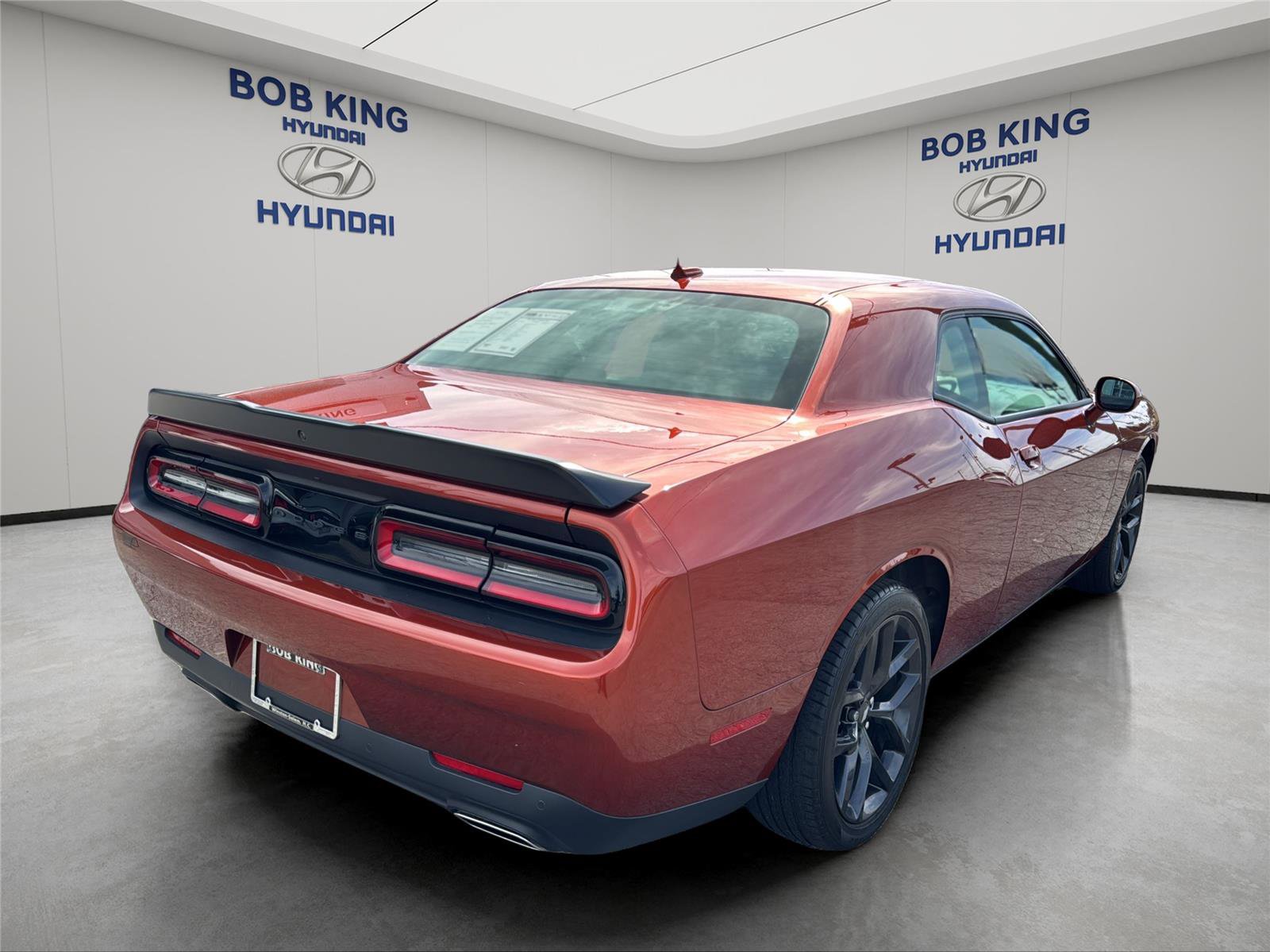 Used 2022 Dodge Challenger SXT w/ Driver Convenience Group image 5