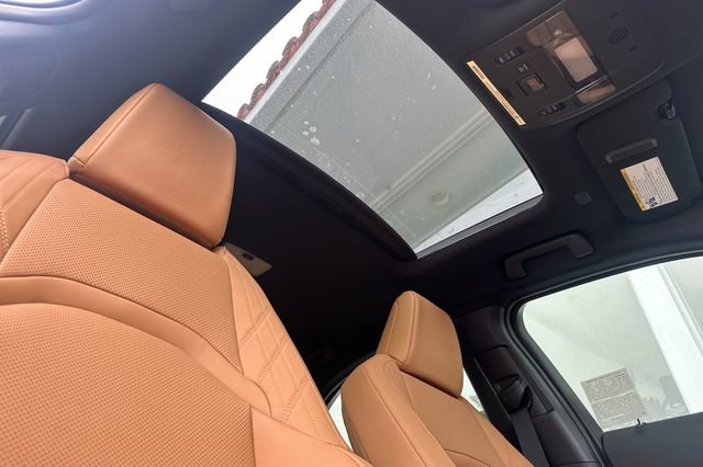 New 2026 Lexus UX 300h FWD image 13
