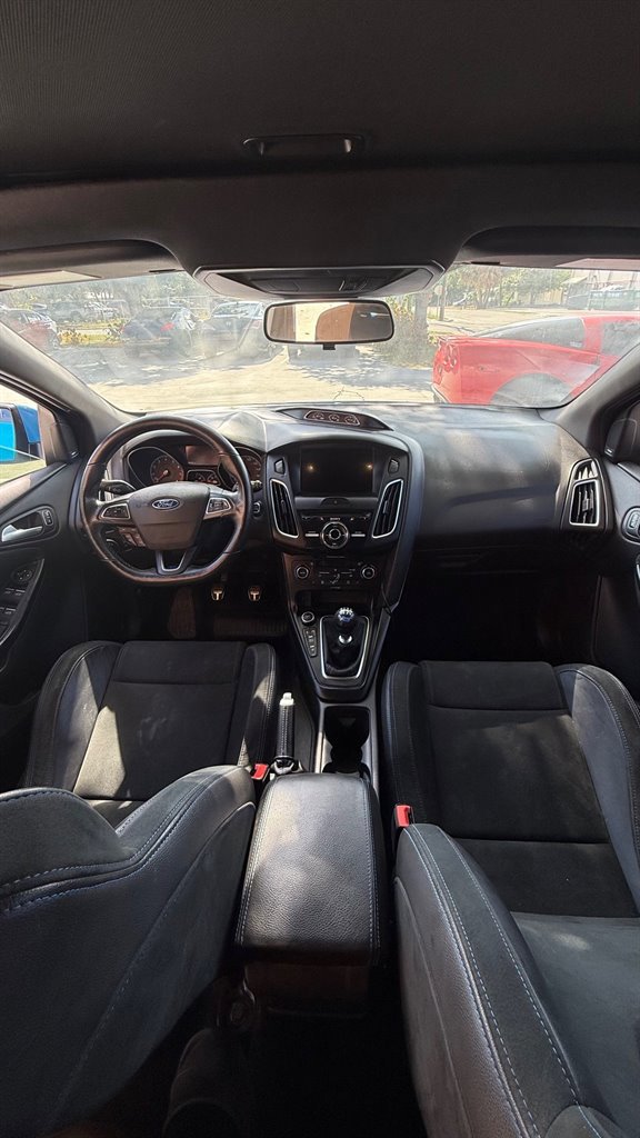 Used 2016 Ford Focus RS image 23