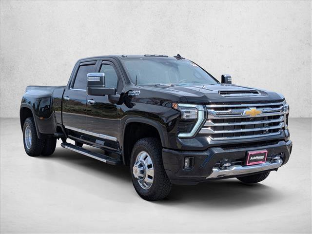 Used 2024 Chevrolet Silverado 3500 High Country w/ High Country Premium Package image 3