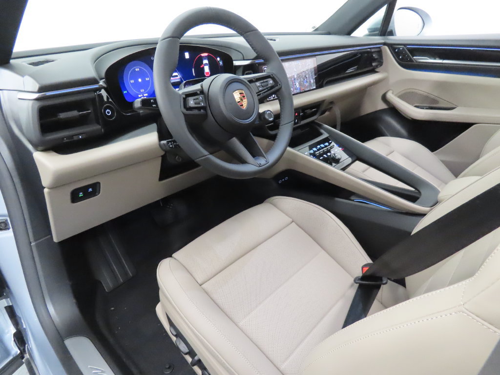 New 2026 Porsche Macan 4 Electric AWD/4WD image 4