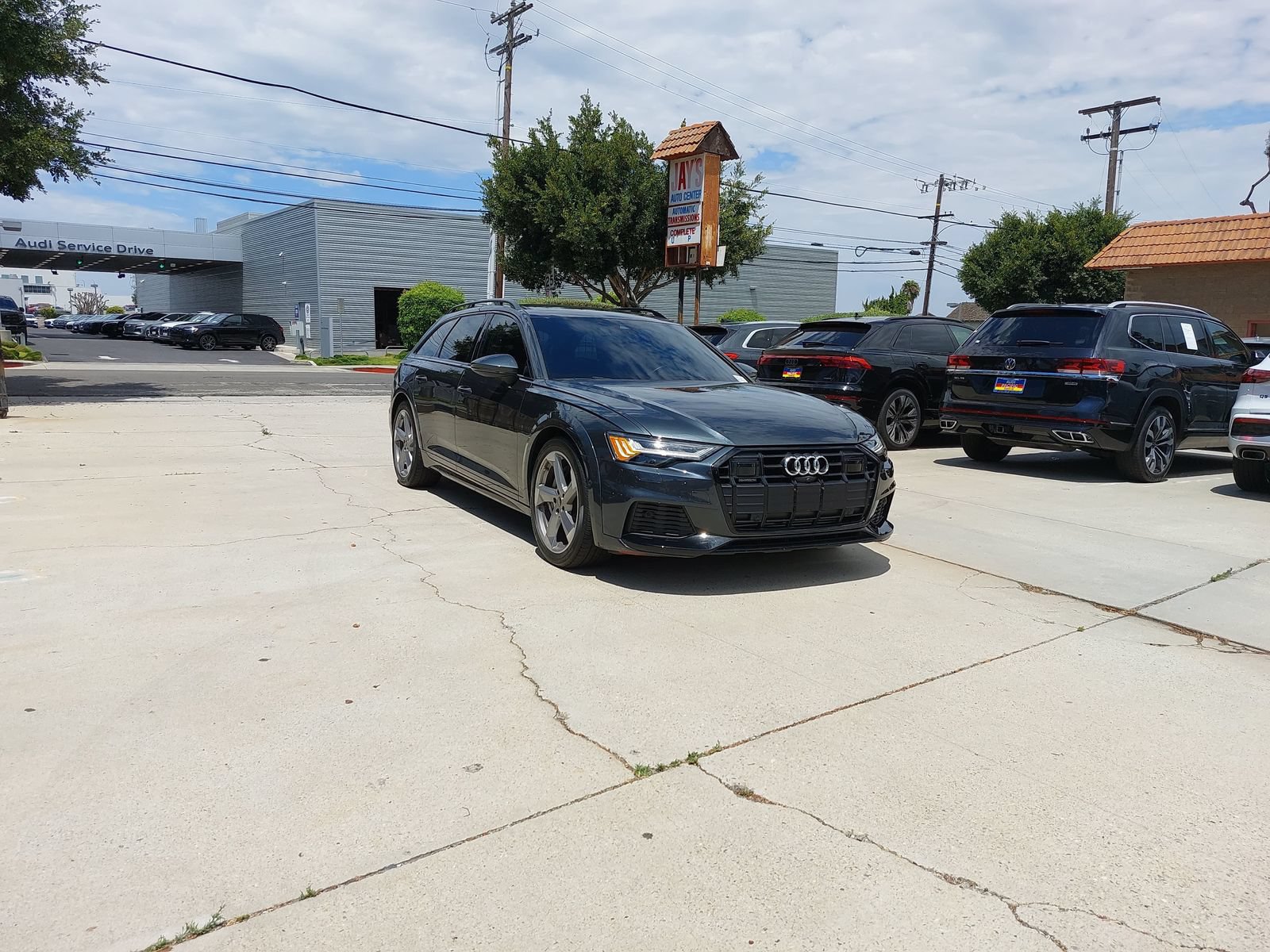 Used 2023 Audi A6 3.0T allroad Prestige w/ Prestige Package AWD/4WD image 2