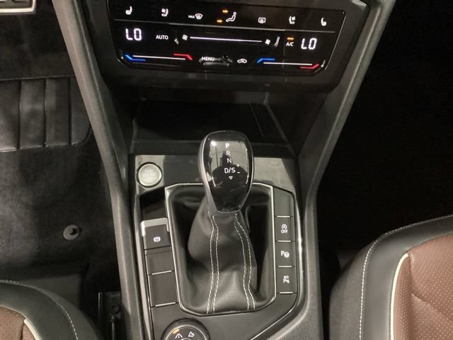 Used 2024 Volkswagen Tiguan SEL R-Line AWD/4WD image 17