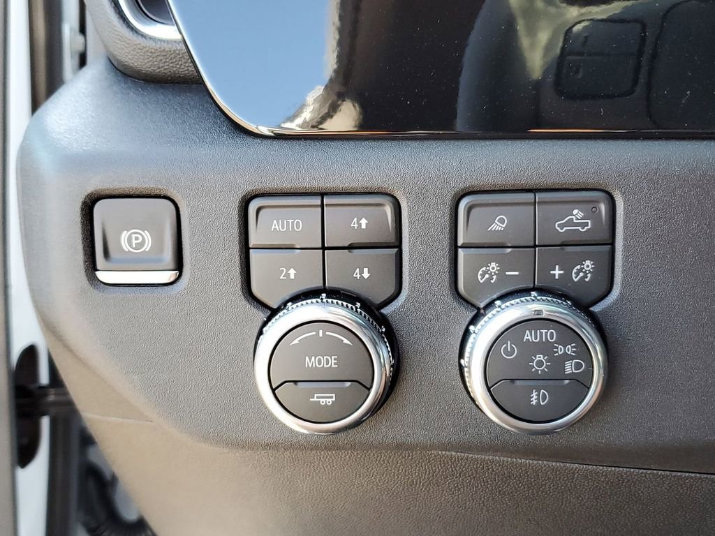 New 2026 GMC Sierra 3500 SLT w/ SLT Premium Package image 18