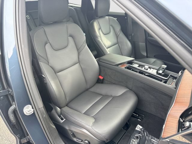 Certified 2024 Volvo XC60 T8 Plus w/ Protection Package Premier AWD/4WD image 29