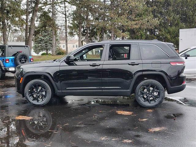 New 2026 Jeep Grand Cherokee Laredo image 9