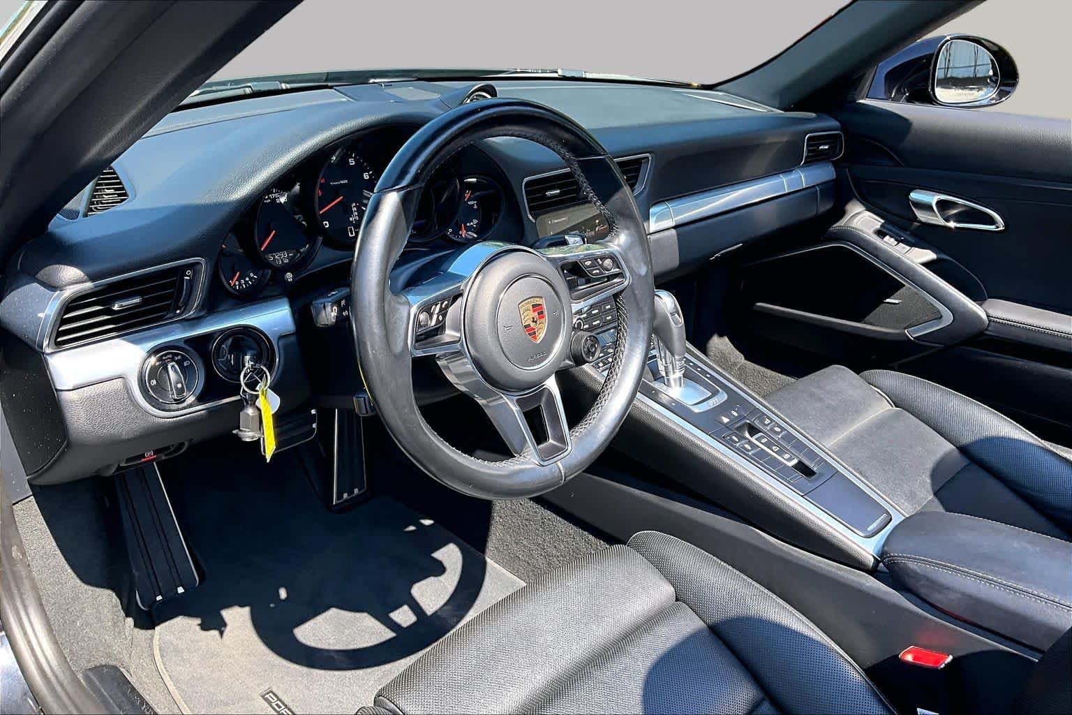 Used 2017 Porsche 911 Carrera RWD image 16