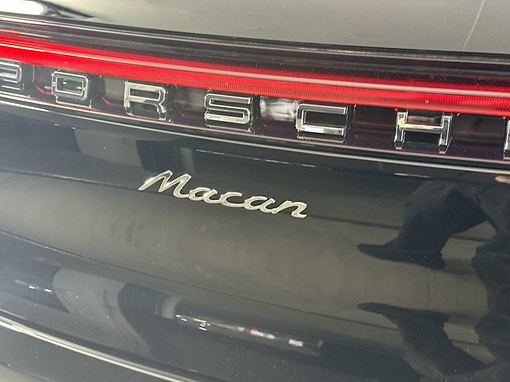 Certified 2026 Porsche Macan AWD/4WD image 34