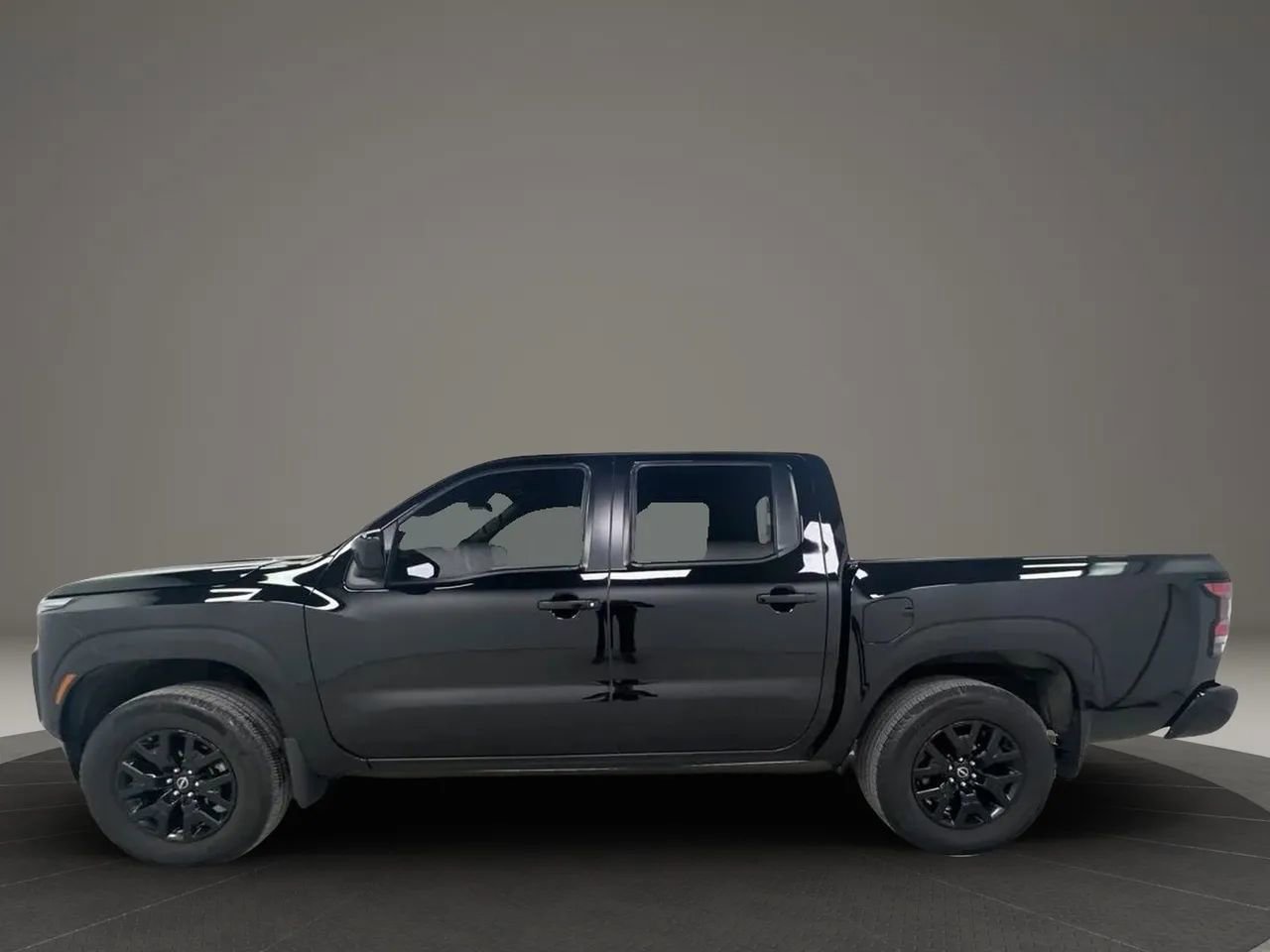 Used 2023 Nissan Frontier SV w/ Midnight Edition Package AWD/4WD image 2