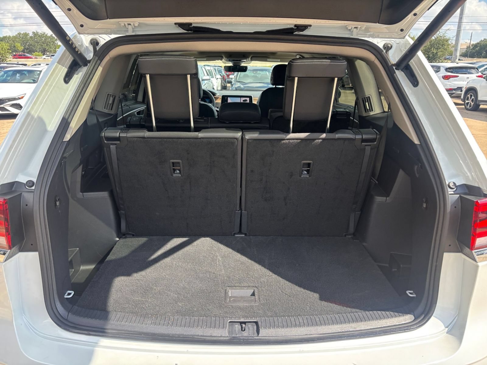 Used 2026 Volkswagen Atlas SE FWD image 31