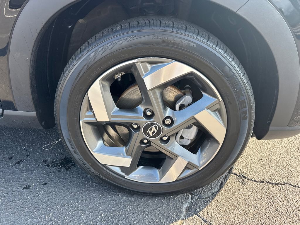 Used 2024 Hyundai Venue SEL image 13