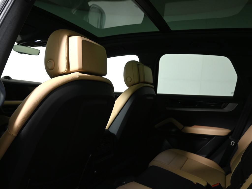 Used 2026 Porsche Cayenne E-Hybrid AWD/4WD image 35