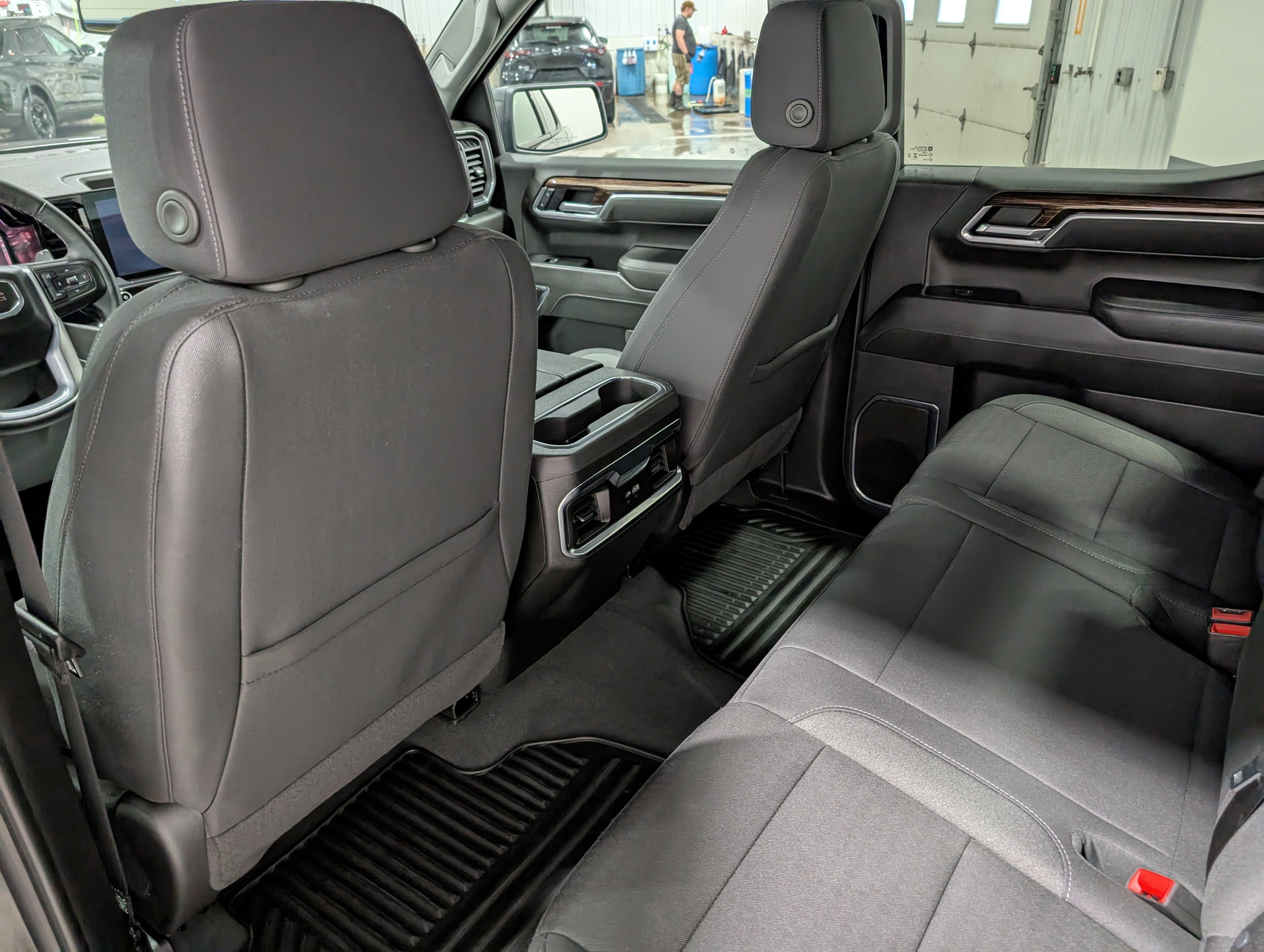 Used 2025 GMC Sierra 1500 Elevation image 18