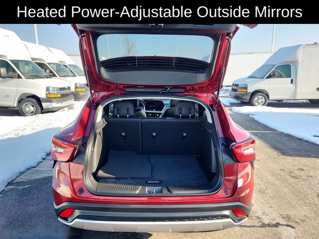 Used 2025 Chevrolet Trax LT w/ LT Convenience Package image 30