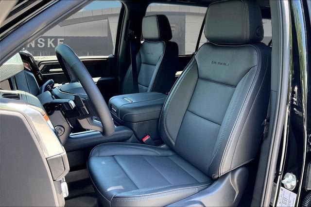 New 2026 GMC Yukon XL Denali w/ Sun & Power Step Package AWD/4WD image 10