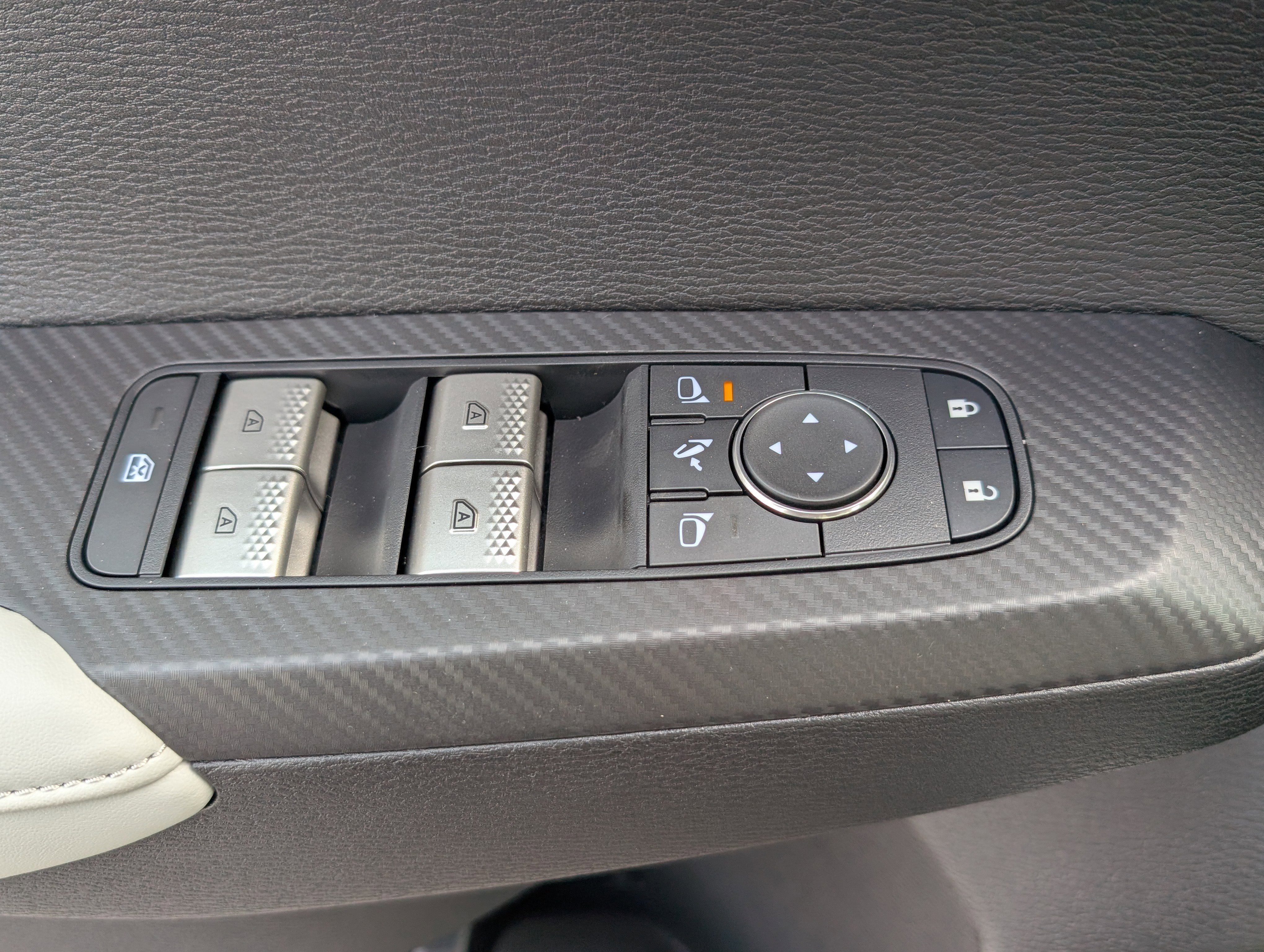 New 2026 Mitsubishi Outlander SEL image 21