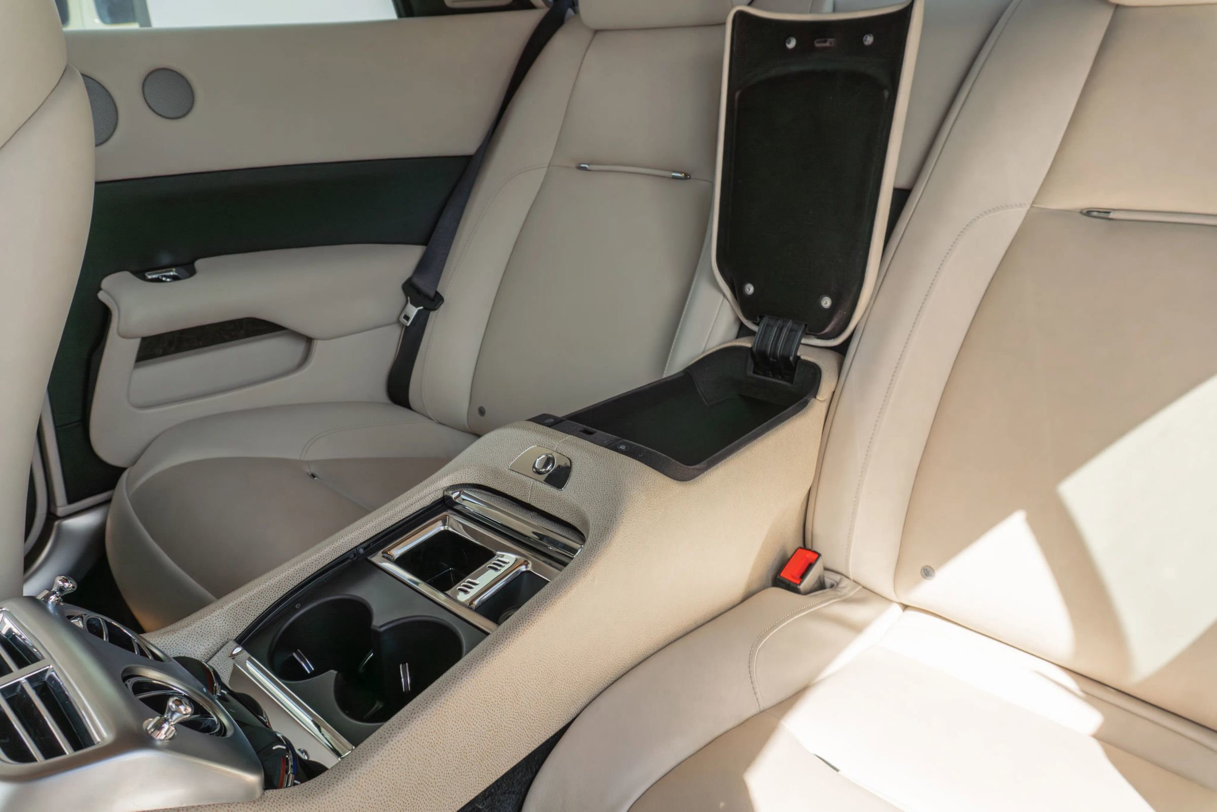Used 2016 Rolls-Royce Wraith RWD image 55