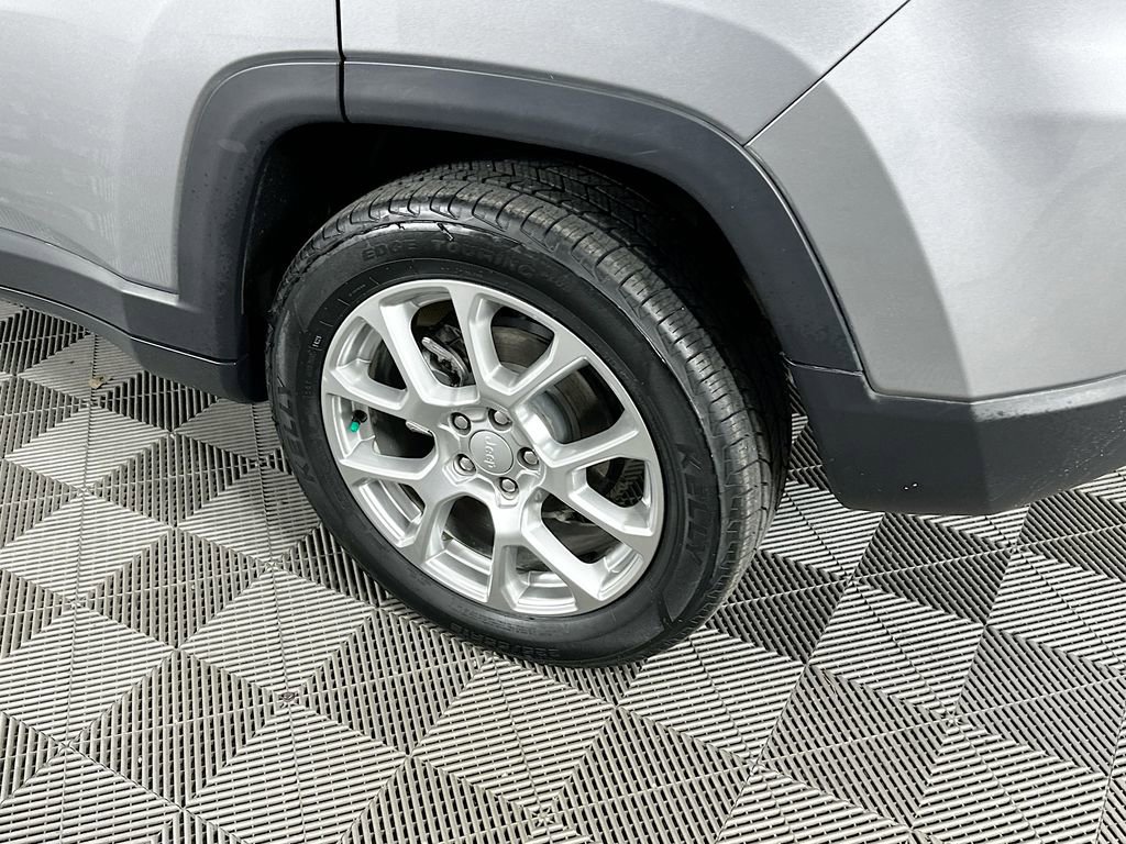 Certified 2024 Jeep Compass Latitude image 40