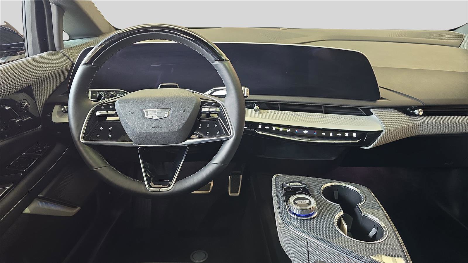 Used 2025 Cadillac Optiq Sport 2 w/ LPO, Floor Liner Package image 9