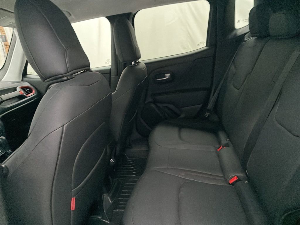 Used 2023 Jeep Renegade Trailhawk w/ Trailhawk Elite Group AWD/4WD image 21