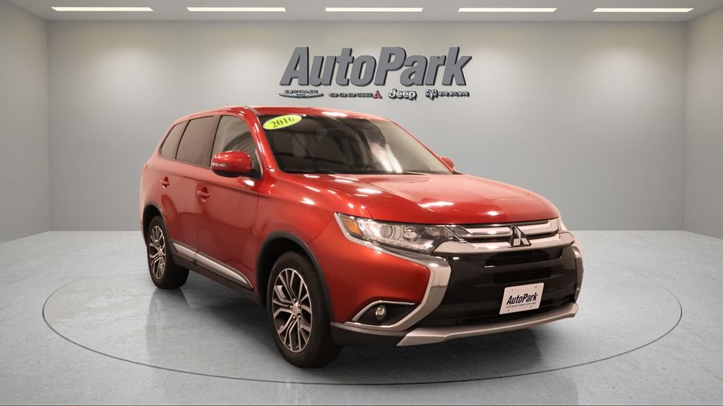 Used 2016 Mitsubishi Outlander SE