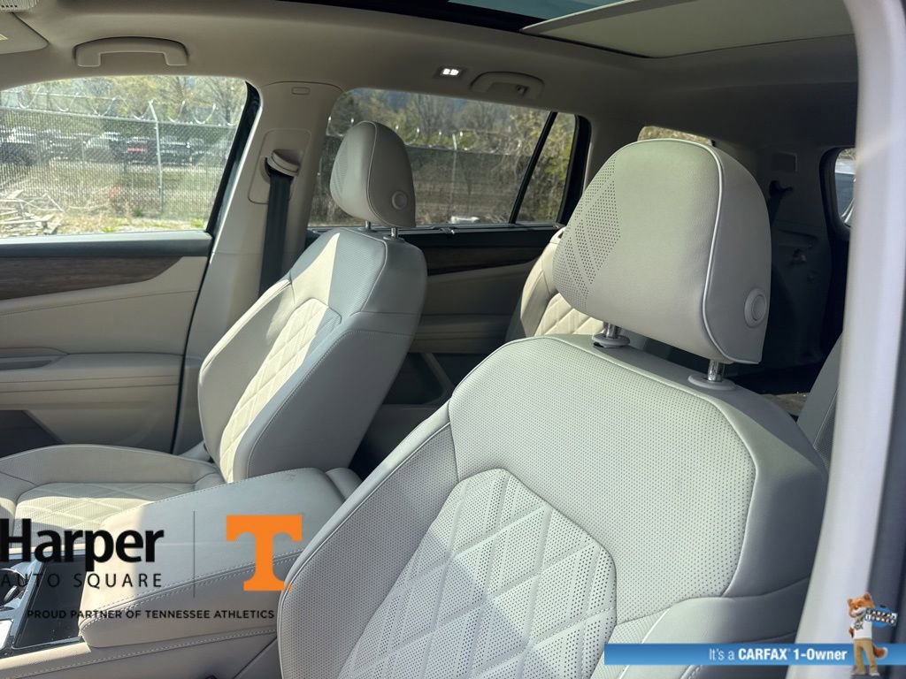 Used 2025 Volkswagen Atlas SEL Premium R-Line image 12