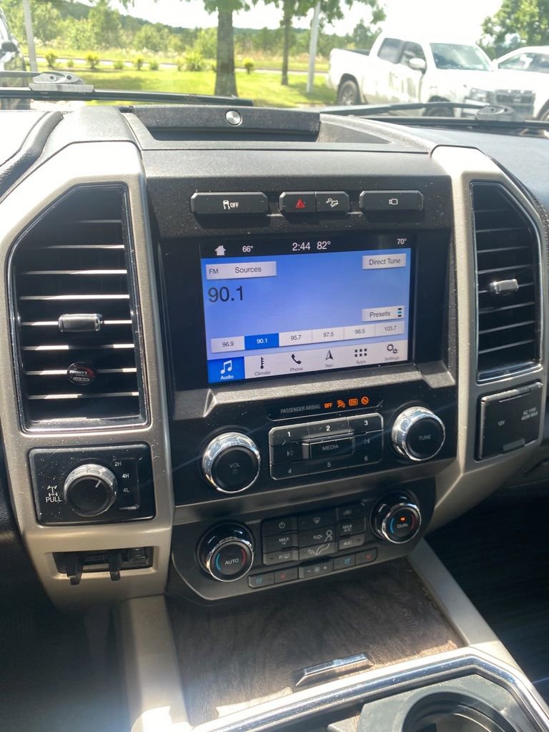Used 2019 Ford F250 Lariat w/ Lariat Value Package AWD/4WD image 2