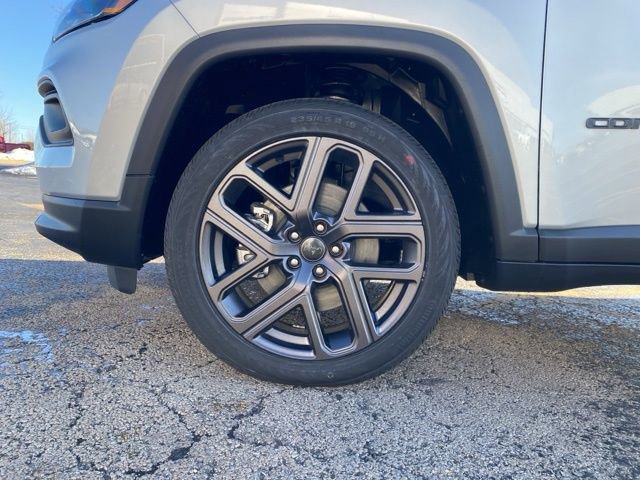 New 2026 Jeep Compass Altitude image 14