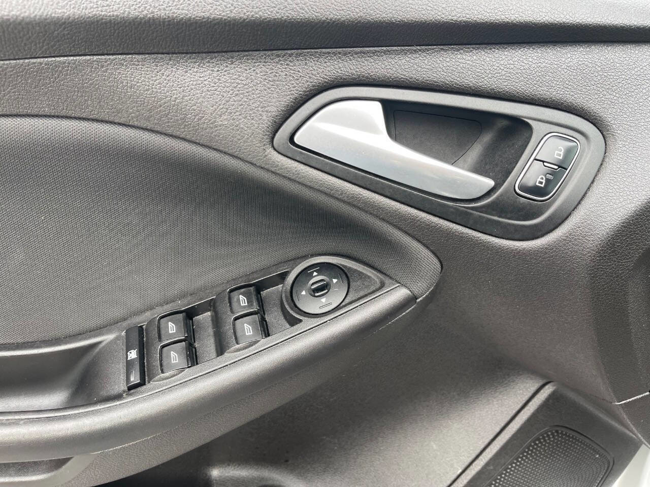 Used 2017 Ford Focus SE image 19