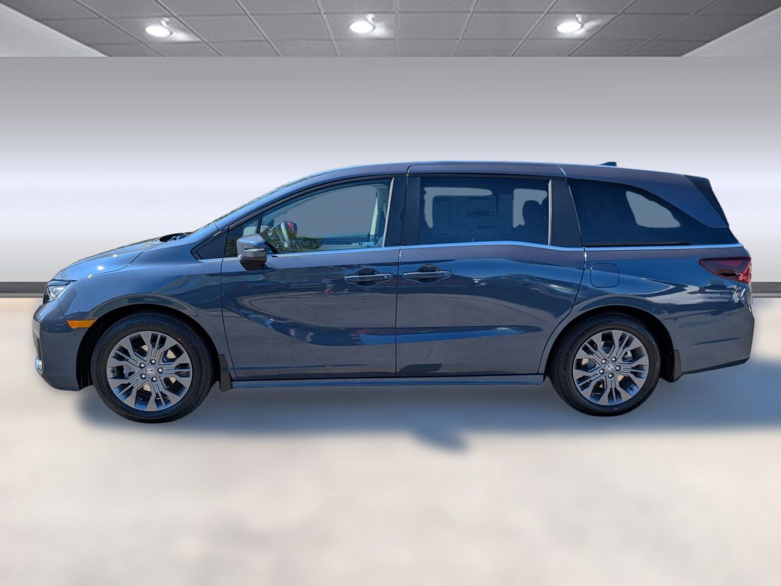New 2026 Honda Odyssey Touring image 2