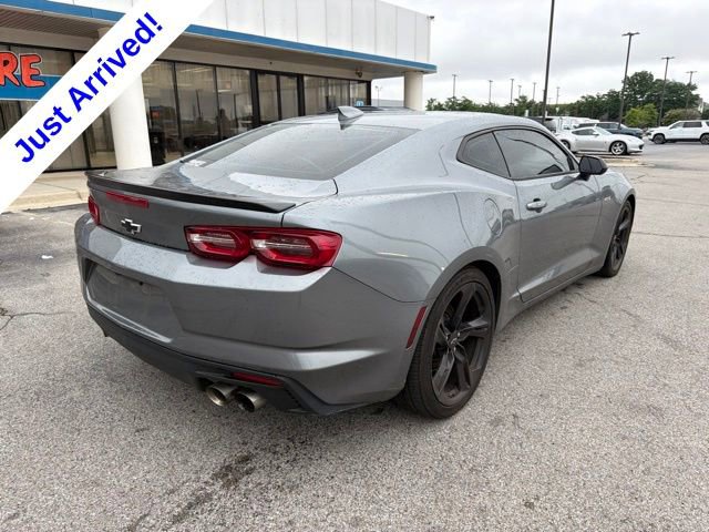 Used 2020 Chevrolet Camaro LT RWD image 3