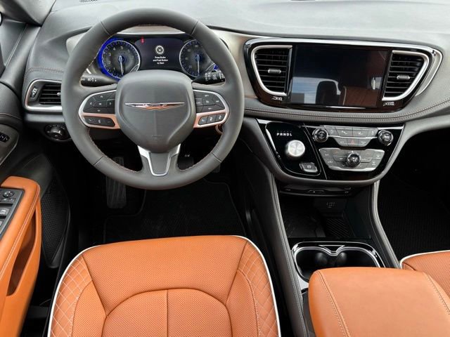New 2026 Chrysler Pacifica Pinnacle image 16
