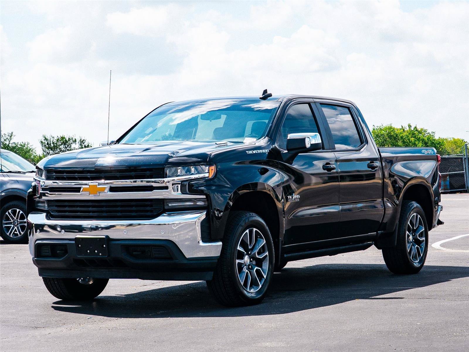 Used 2020 Chevrolet Silverado 1500 LT w/ Texas Edition AWD/4WD image 7