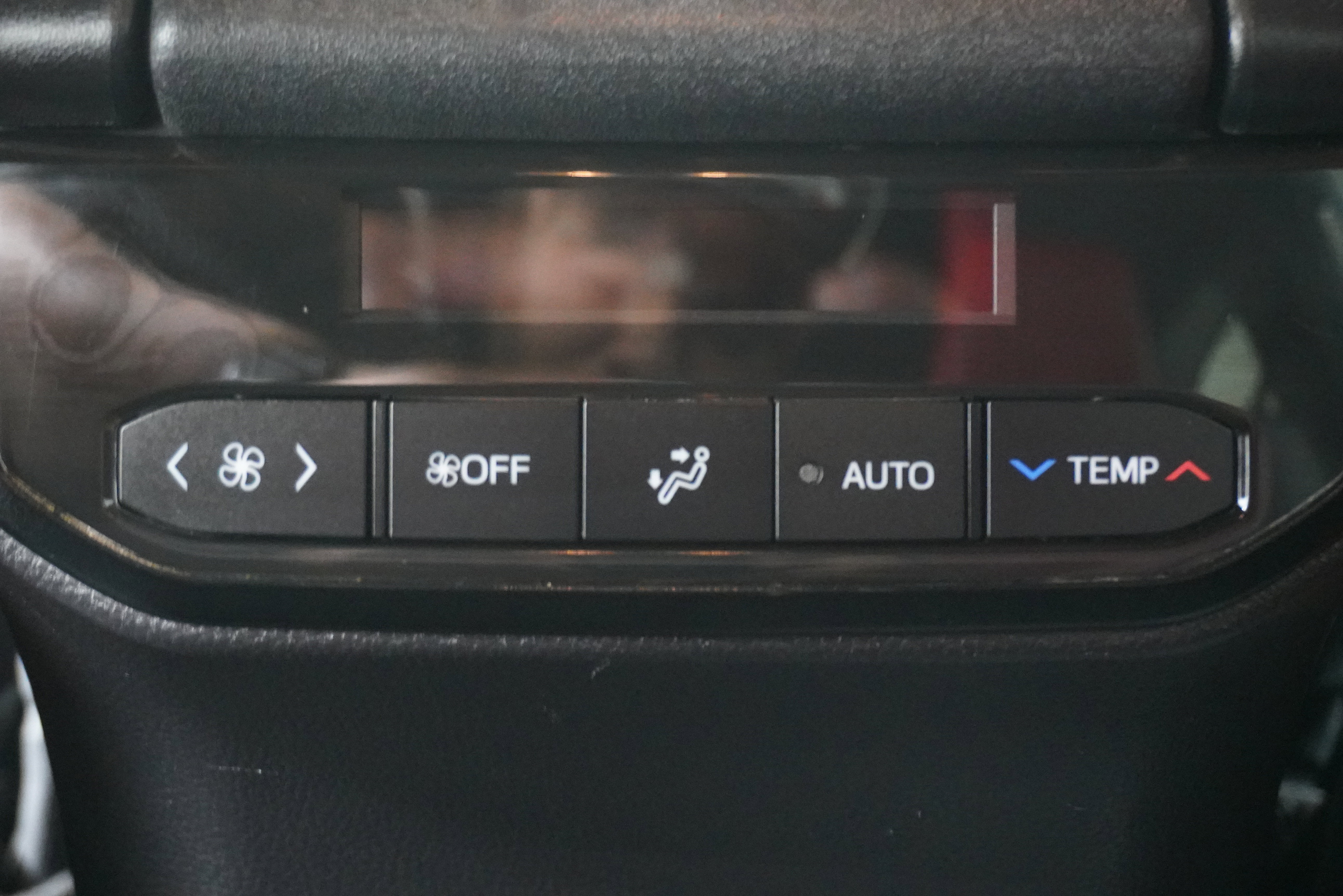 Used 2021 Toyota Highlander XSE AWD/4WD image 14