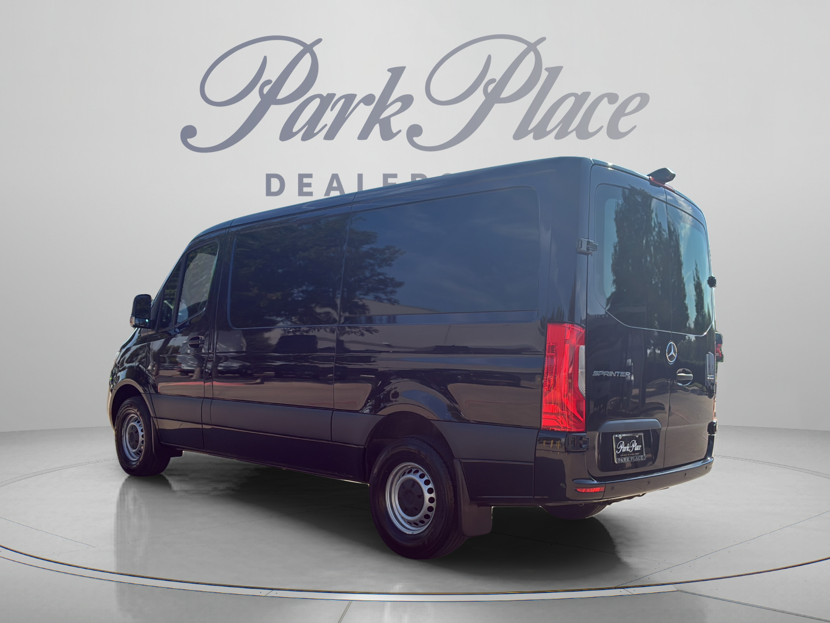 Used 2025 Mercedes-Benz Sprinter 2500 image 3