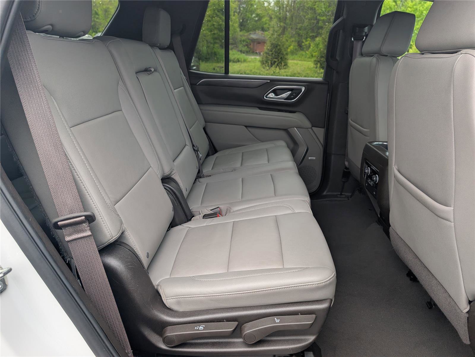 Used 2024 Chevrolet Tahoe LT AWD/4WD image 12