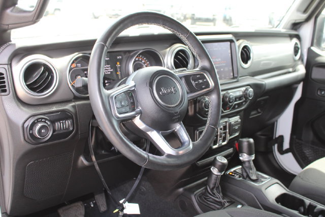 Used 2022 Jeep Wrangler Unlimited Sahara w/ Cold Weather Group AWD/4WD image 15