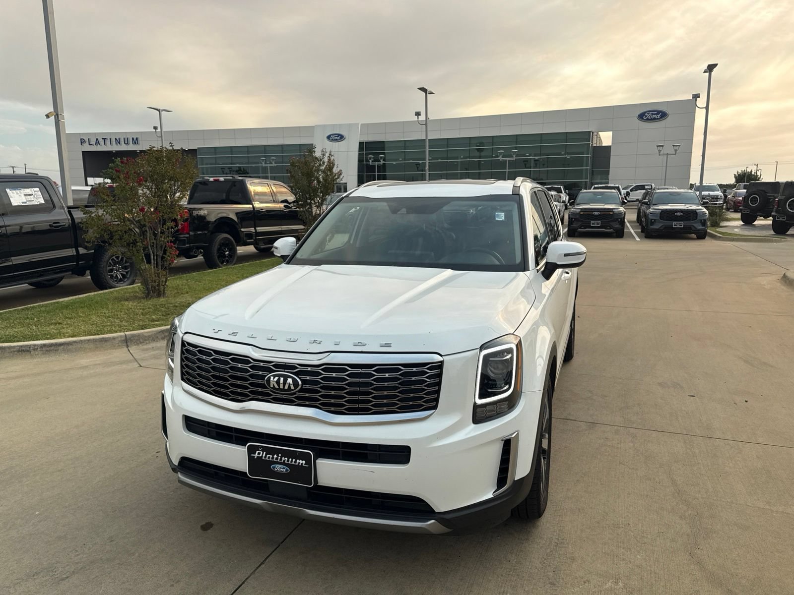 Used 2020 Kia Telluride S FWD image 24
