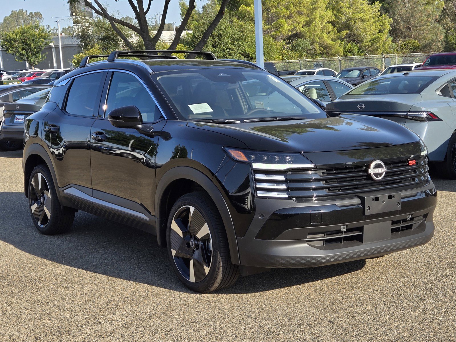 New 2026 Nissan Kicks SR w/ Cold Weather Package