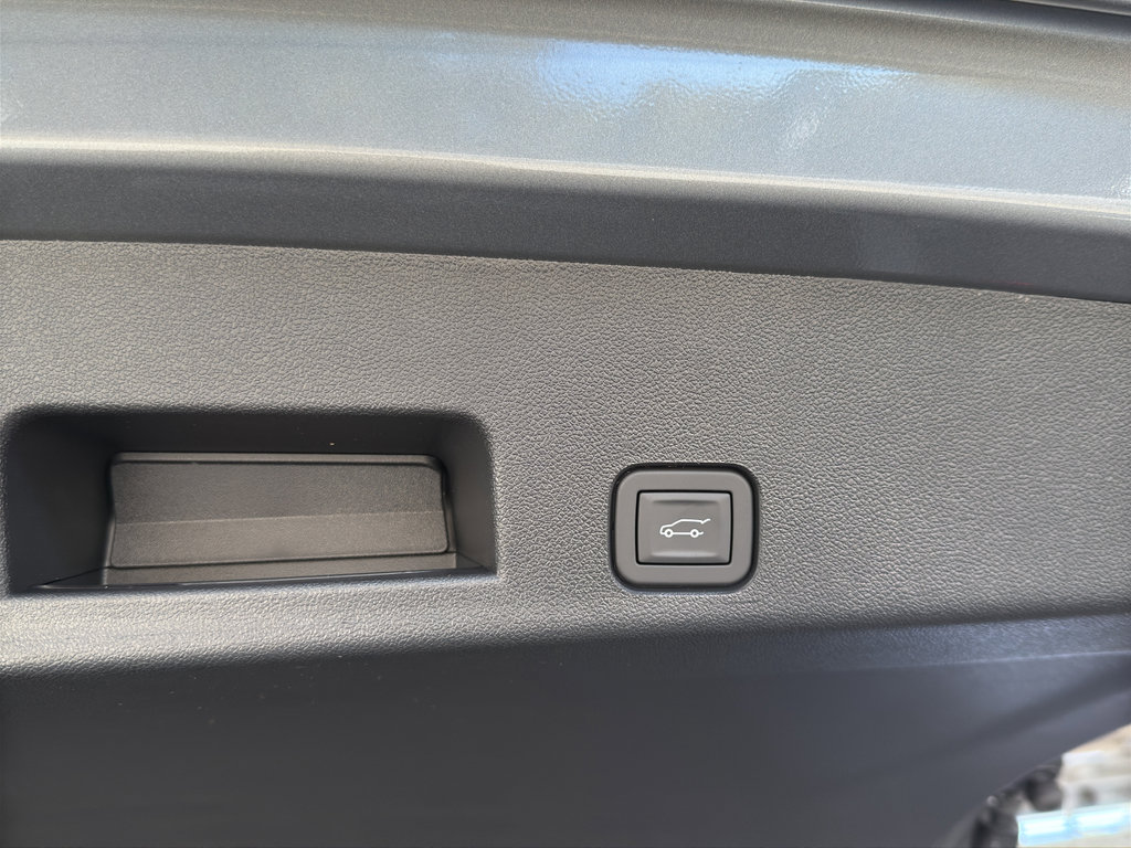 New 2026 Chevrolet Traverse LT w/ LPO, Floor Liner Package image 8