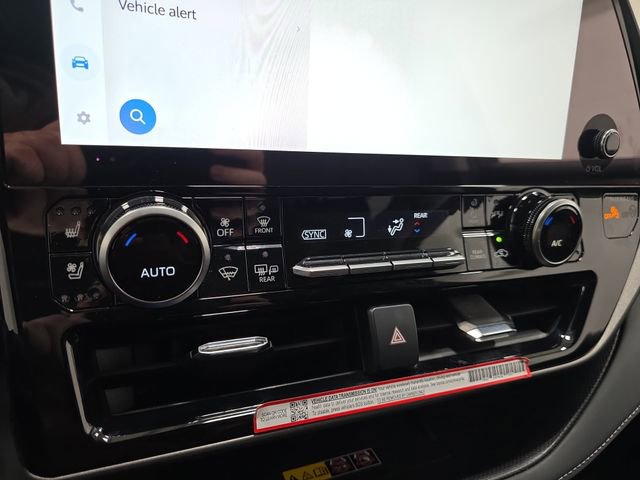 Certified 2025 Toyota Highlander Limited image 19