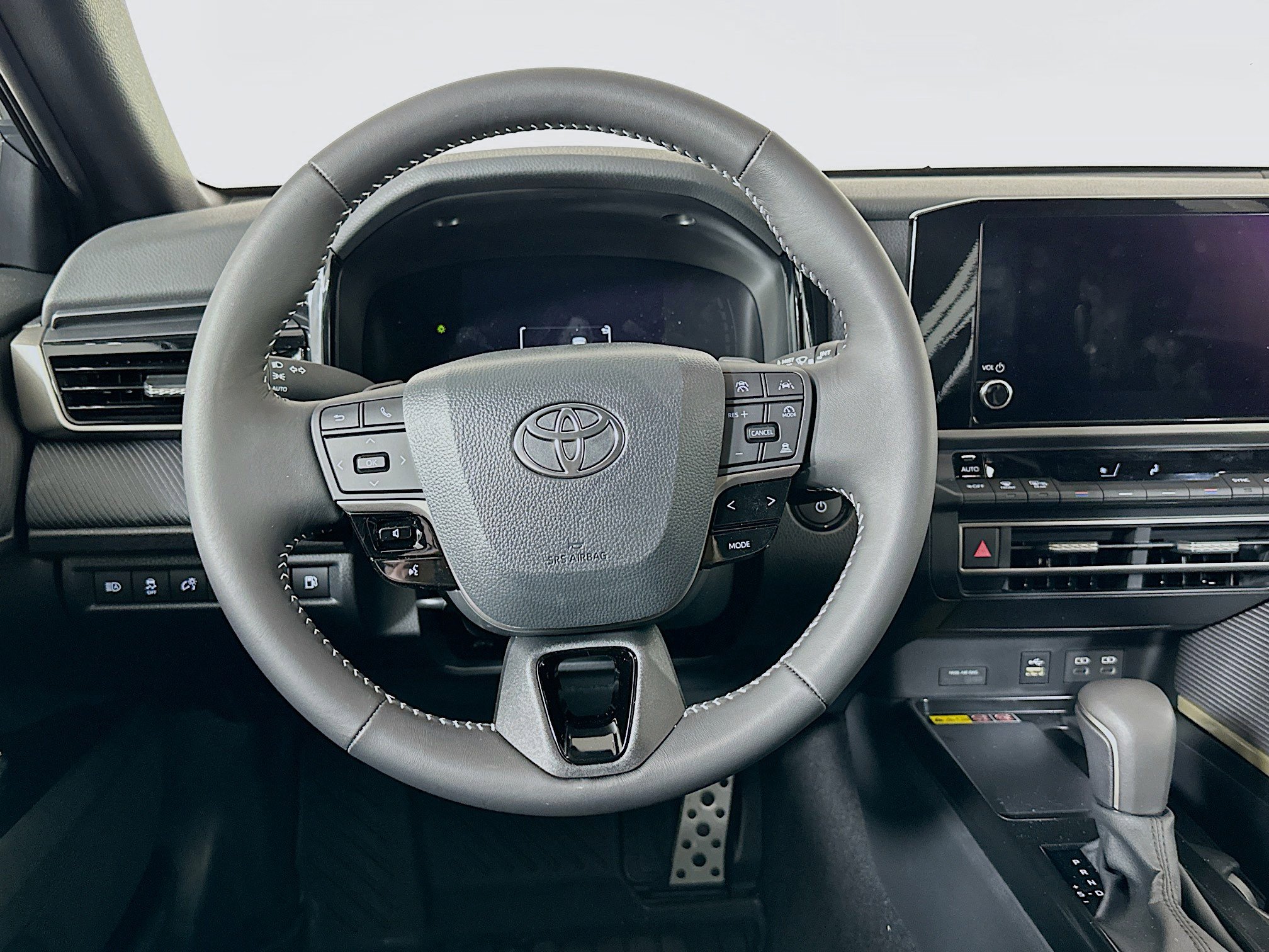 Used 2026 Toyota Camry SE FWD image 18