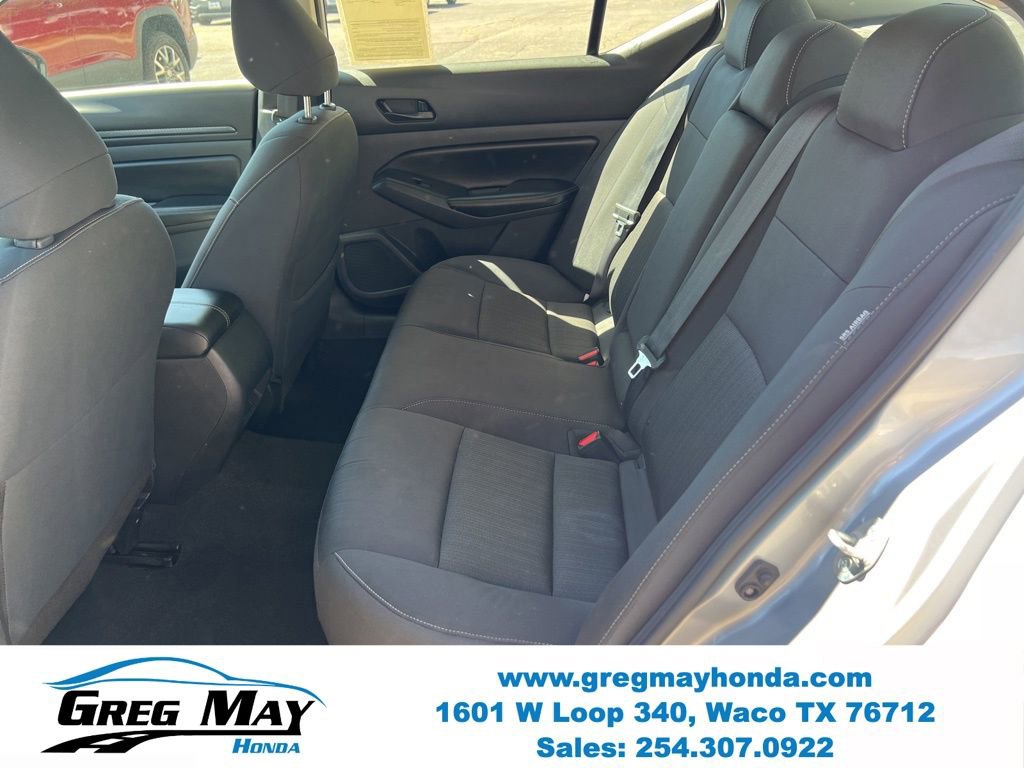 Used 2024 Nissan Altima 2.5 SV image 16