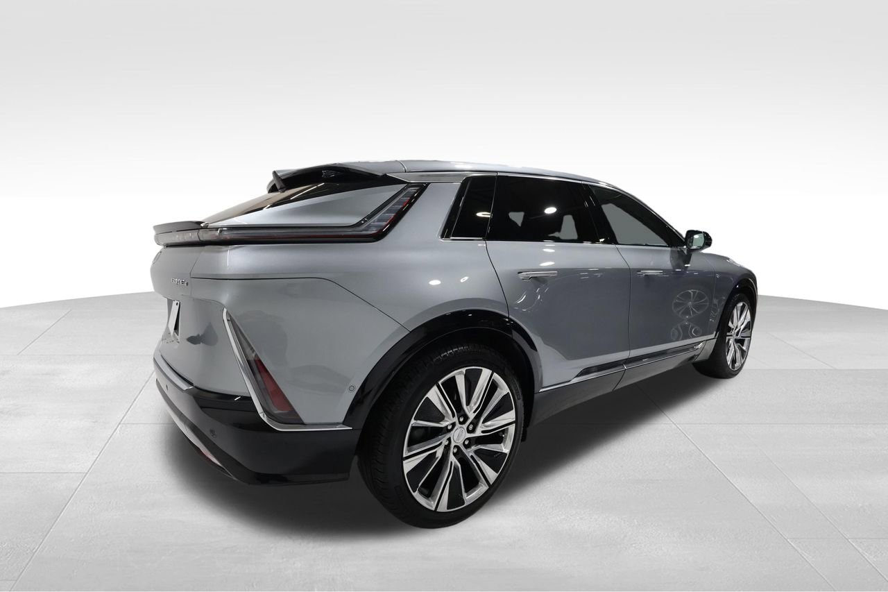 Certified 2024 Cadillac Lyriq Luxury w/ LPO, Floor Liner Package image 4