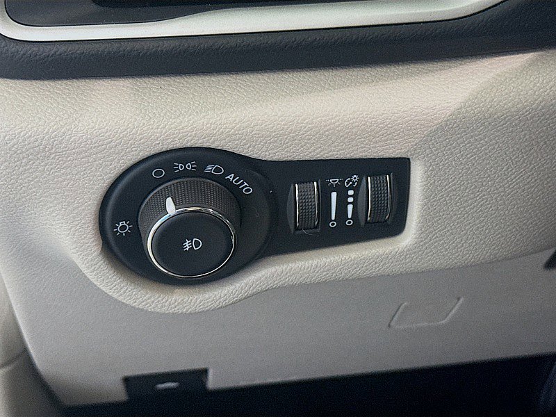Used 2022 Chrysler Pacifica Touring-L FWD image 10