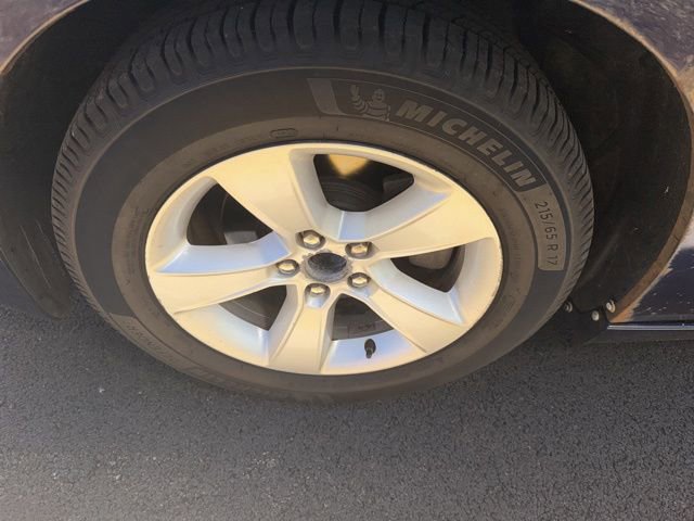 Used 2013 Dodge Charger SE RWD image 4
