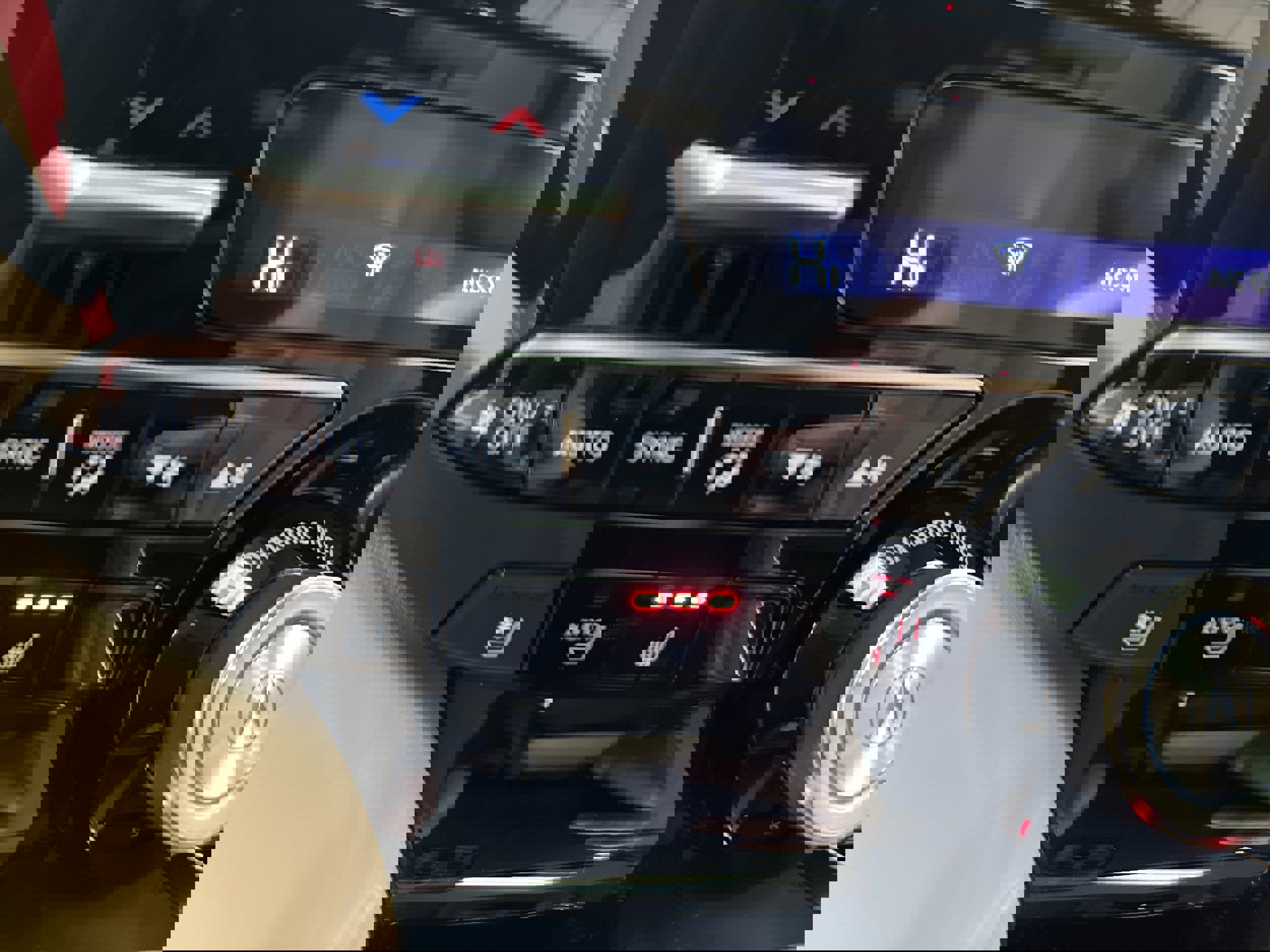 Used 2023 Acura MDX SH-AWD w/ Advance Package image 16