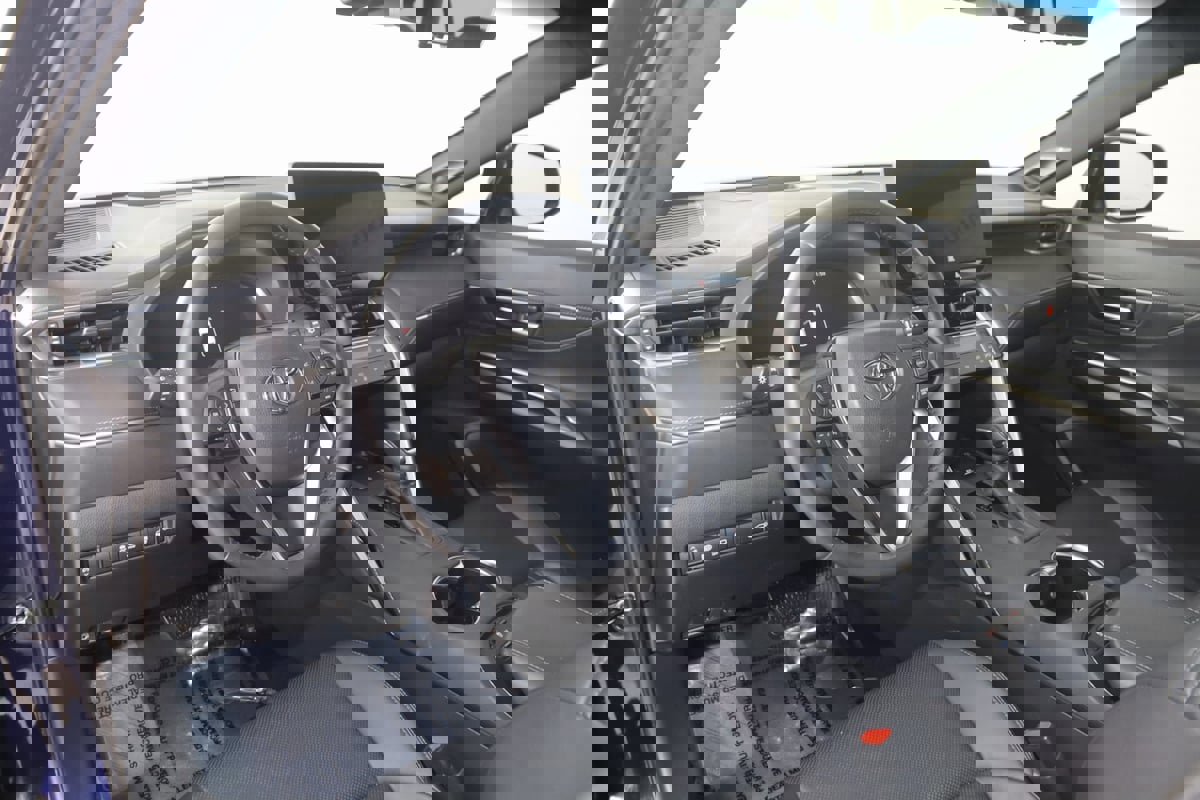 Used 2023 Toyota Venza Limited image 24