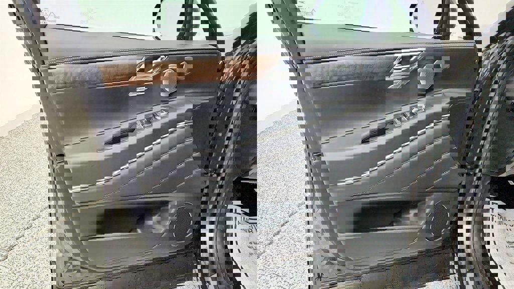 Used 2025 Genesis GV80 3.5T Prestige image 11